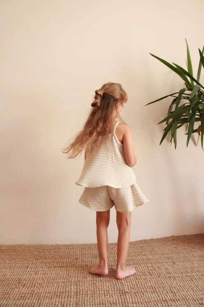 Siyah Çizgili Volanlı Kız Askılı Ve Şort Takım KREM