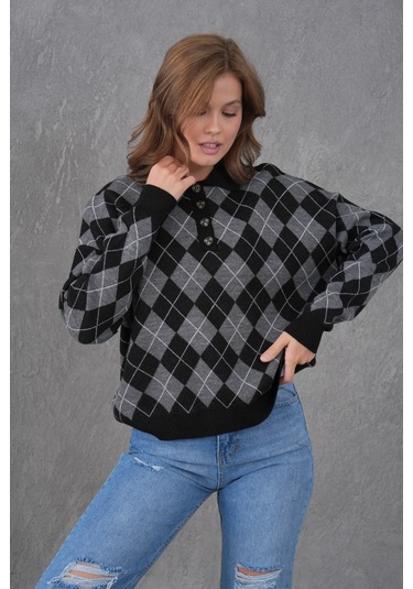 Kadın Polo Yaka Yarım Pat Düğme Detay Desenli Oversize Triko Kazak Siyah