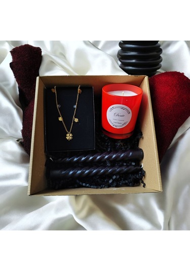 Denic Hediye Seti Kokulu Kırmızı Bardak Mum Yonca Kolye Burgulu Mum