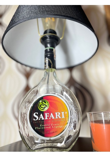 Şık Tasarımlı Safari Şişe Abajur Siyah