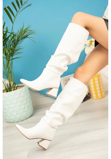 Beyaz Körüklü Kalın Topuklu Günlük Bayan Çizme Beyaz