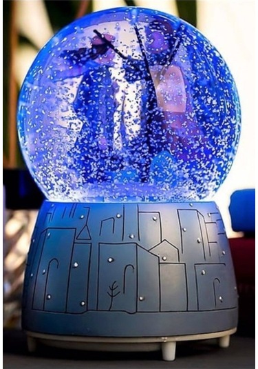 Kış Kar Temalı Sevgiliye Arkadaşa Özel Hediye Aşıklar Müzikli Ve Işıklı Kar Küresi Orta Boy 12 Cm