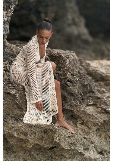 Fajahar Dekolteli Bağcıklı Bej Triko Uzun Elbise Bej