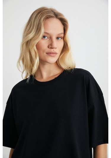 Lagertha  Kadın %100 Organik Pamuklu Kalın Dokulu Oversize Fit Yuvarlak Yakalı Siyah T-shirt