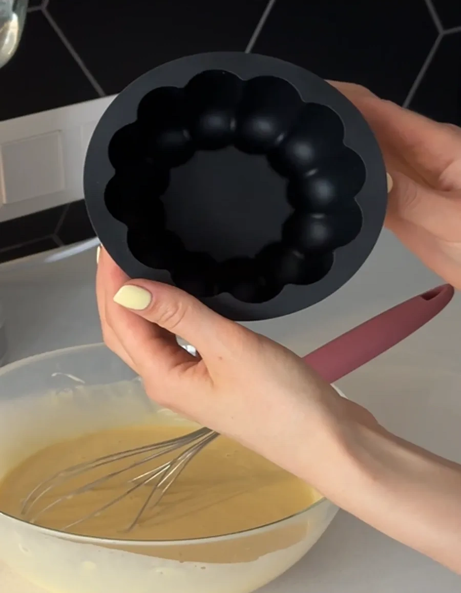 Vesna Krasna Yuvarlak Bento Turtalı Silikon Fırın Kabı 348272052 Çikolata