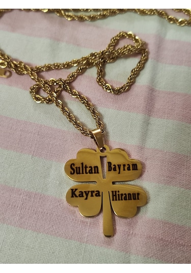 Yonca Model Aile Temalı Çelik Kolye Tasarım Kutulu Kişiye Özel Gold