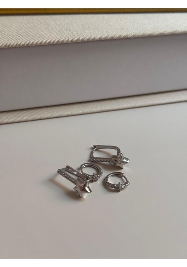 Yıldız Figürlü Taş Detaylı Gümüş Renk Küpe Seti Işıltılı Ve Modern Tasarım Gümüş