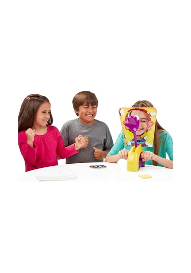 Hasbro Gaming Pie Face Kutu Oyunu B7063