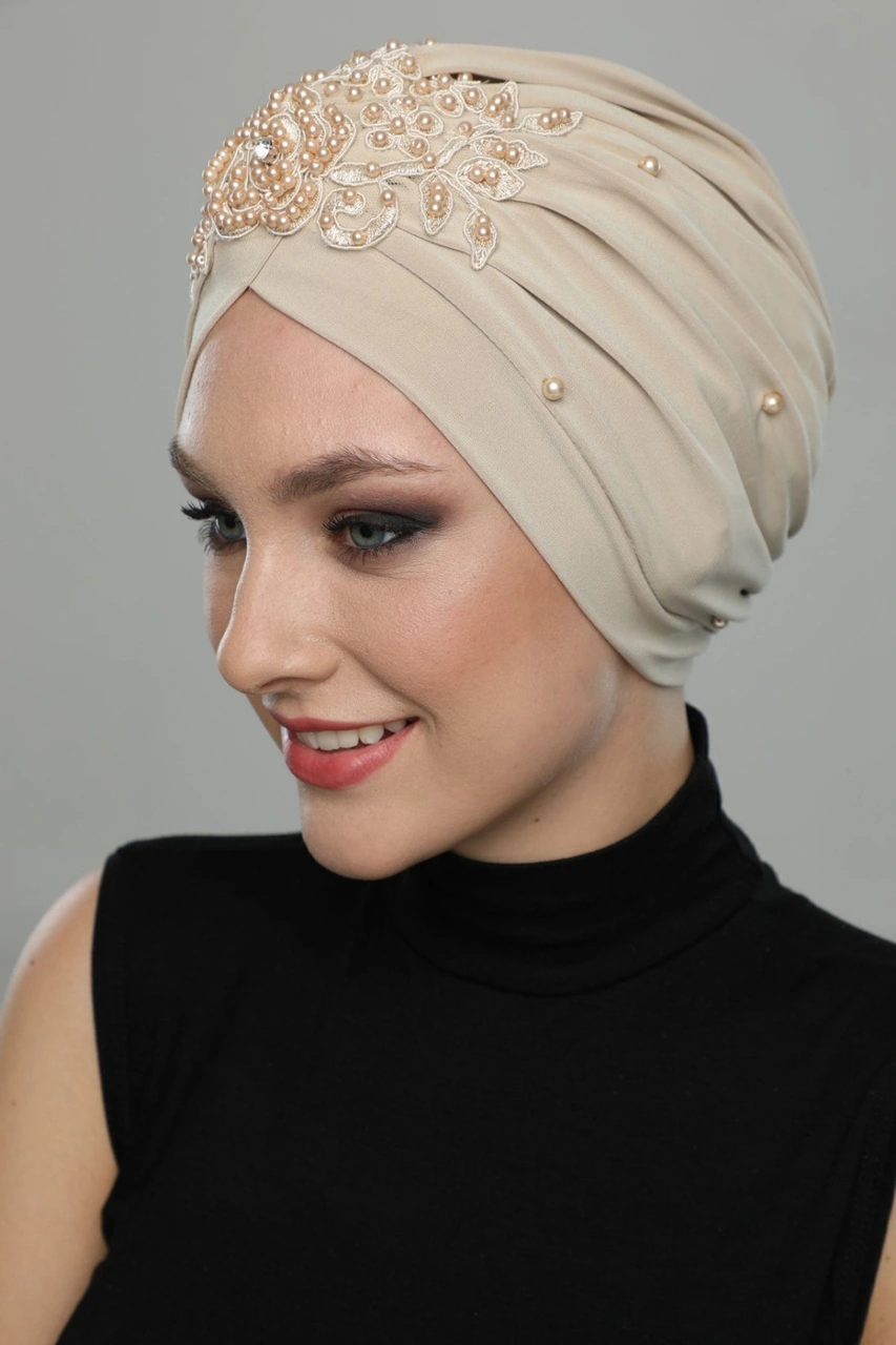 Kopma Astarlı Işlemeli Bej Gül Motifli Hazır Türban Tesettür Abiye Bone Bej Gül