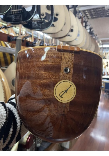 Maun Ağacı Kısa Sap 39 Tekne Jak Girişli Bağlama Kod 8674