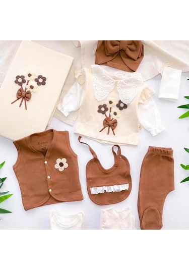 Çiçek Ve Fiyonk Detaylı 10 Parça Bebek Hastane Çıkışı Ful Set Kahverengi