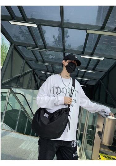 Gri Tek Omuz Crossbody Çanta Naylon Spor Yüksek Kapasiteli Seyahat Çapraz Omuz Sırt Çantası Erkek Ve Kadın Tek Omuz Çantası Gri