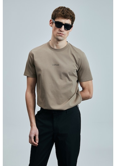 Lufian Erkek Marcus Modern Grafik T-shirt 111020235 Deve Tüyü Deve Tüyü Lufian Erkek Marcus Modern Grafik T-shirt 111020235 Deve Tüyü Deve Tüyü