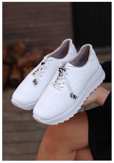 Beyaz Renk Cilt Deri Kolay Bağcık Anahtarlı Kadın Spor Ayakkabı R Beyaz