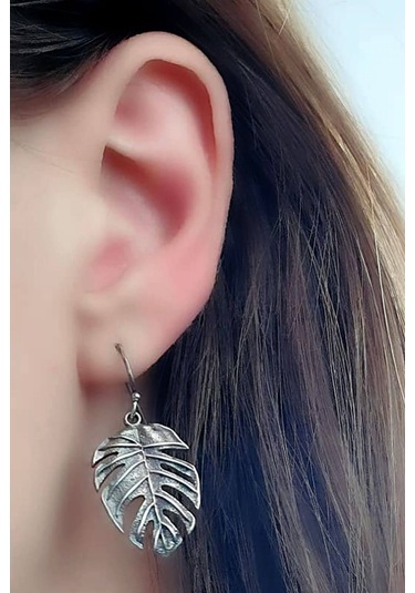 Deve Tabanı Figürlü 925 Ayar Gümüş Tasarım Küpe N11.22022