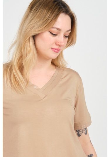 Ella Camelia Kadın Kısa Kollu V Yaka Sim Detaylı Bluz 24e032 Vizon Vizon