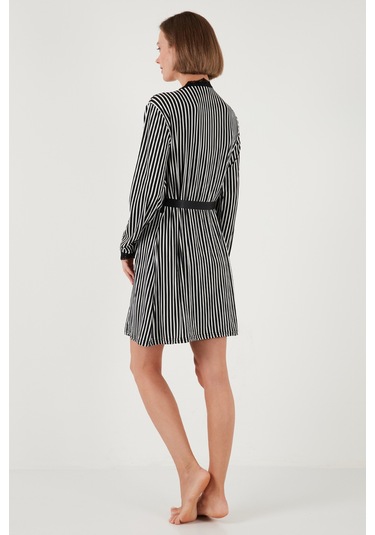 Lela Dantel Detaylı Yırtmaçlı Sabahlıklı Bayan Gecelik 6097580 Siyah-Beyaz