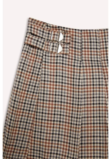 DeFacto Kız Çocuk Beli Lastikli Ekose Pileli Twill Şort Etek C9652A824AUER134 Ekru DeFacto Kız Çocuk Beli Lastikli Ekose Pileli Twill Şort Etek C9652A824AUER134 Ekru