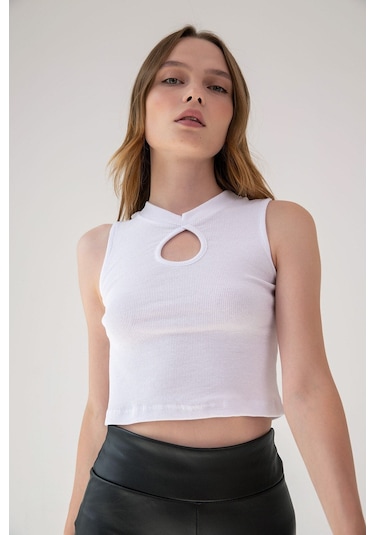 Siyah Yaka Detaylı Fitilli Crop Örme Bluz Beyaz