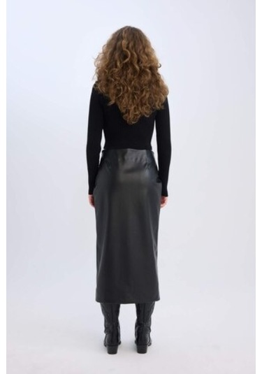 DeFacto Kalem Yüksek Bel Yırtmaçlı Suni Deri Midi Siyah Etek D3015AX24WNBK27 Siyah DeFacto Kalem Yüksek Bel Yırtmaçlı Suni Deri Midi Siyah Etek D3015AX24WNBK27 Siyah