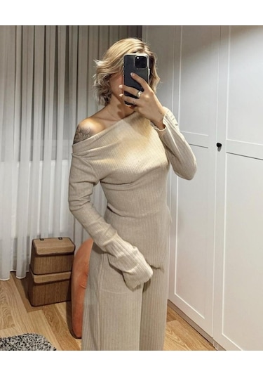 Kadın Uzun Kollu Omuzlardan Açık Asimetrik Kesim Kaşkorse Bluz Ve Pantolon Ikili Pantolon Bej Kadın Uzun Kollu Omuzlardan Açık Asimetrik Kesim Kaşkorse Bluz Ve Pantolon Ikili Pantolon Bej