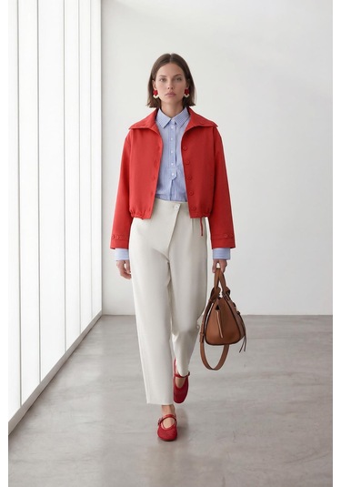 Nauvè Kısa Düğmeli Oversize Trençkot Kırmızı