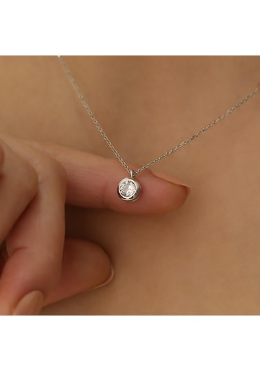 925 Ayar Gümüş Yuvarlak Tektaş Kolye
