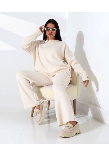 Rahat Kalıp Kol Detaylı Triko Takım Taş