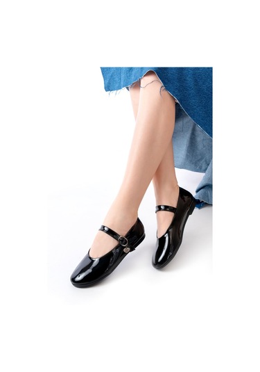 İnf-324 Siyah Rugan Baretli Tokalı Günlük Kadın Babet Beyaz