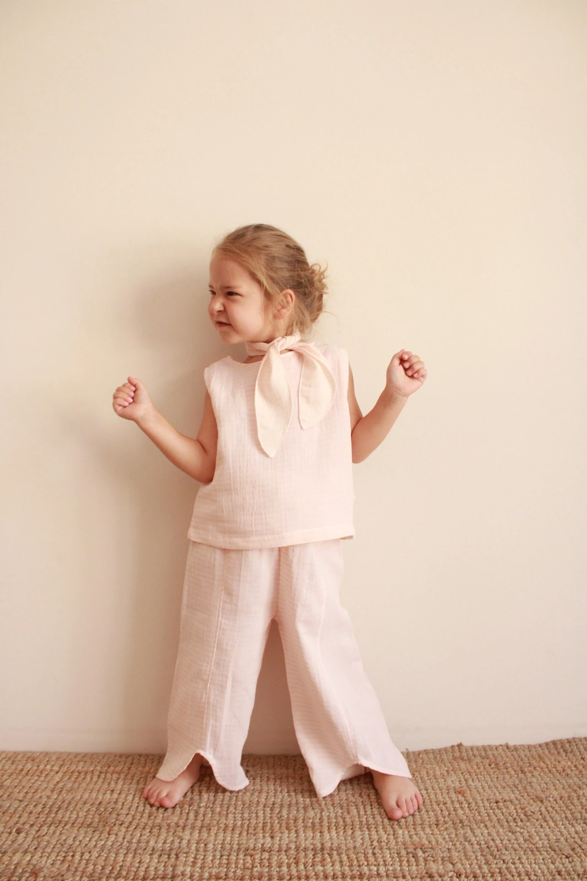 Fularlı Pembe Çizgili Çapraz Şerit Detaylı Müslin Takım Pembe