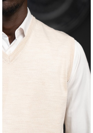 V Yaka Regular Fit Yünlü Kolsuz Triko Süveter Krem