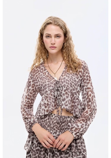 Quzu Leopar Desenli Bağcıklı Fırfırlı Tül Bej Kadın Bluz Blz00834 Bej