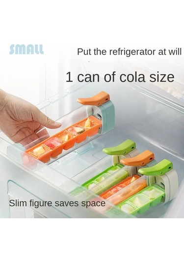 Buz Küpü Kalıp İle Bir El Ev Yapımı Tepsiler İle Dondurucu İçin Sarı