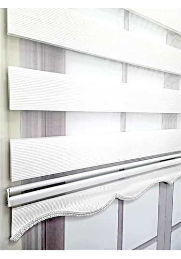 Beyaz Micro Plise Zebra Stor Perde Etek Dilimli