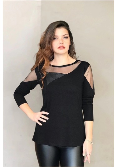 Önü Ve Omuzları Tül Parçalı Bluz Siyah