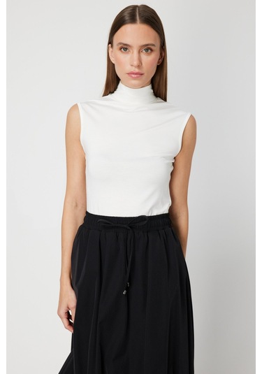 On Kadın Dik Yaka Kolsuz Basic Bluz 61432 Ekru Ekru