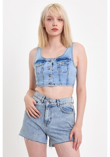 Kadın Önü Düğmeli Cep Detaylı Askılı Denim Crop Açık Mavi