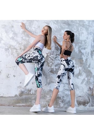Batik Desen Toparlayıcı Spor Kapri Tayt Siyah Desenli