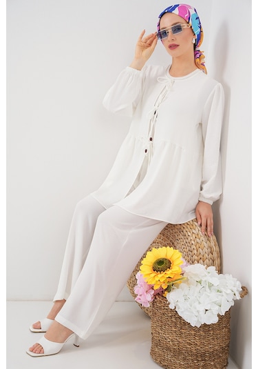 Kadın Önü Bağcıklı Tunik Pantolon İkili Takım 6744 - Beyaz Beyaz Kadın Önü Bağcıklı Tunik Pantolon İkili Takım 6744 - Beyaz Beyaz