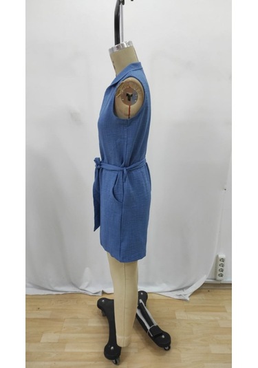 Simala Kadın Sıfır Kollu Yakalı Düğmeli Belden Kuşaklı Kısa Keten Tulum Mavi