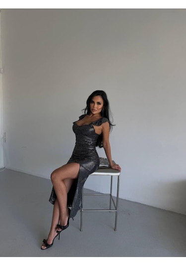 Simala Yırtmaçlı Elbise