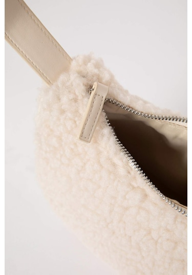 Defacto Kadın El Pelüş Çantası B0802AXNSBG26 Bej