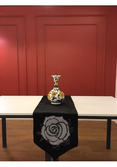 Finezza Siyah Kadife Gül Baskılı 3D Taşlı Püsküllü Runner