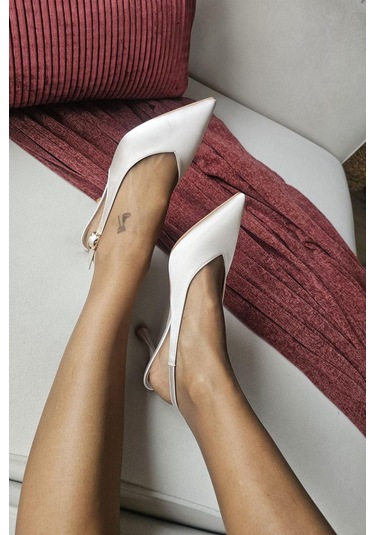 10 44 Topukla Kadın Arkası Açık Kadeh Topuklu Stiletto Abiye Ayakkabı Ten Saten