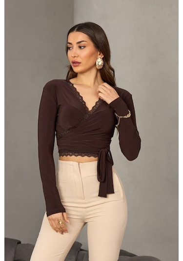 Kadın Dantel Detaylı Kruvaze Bağlamalı Crop Bluz Kahve