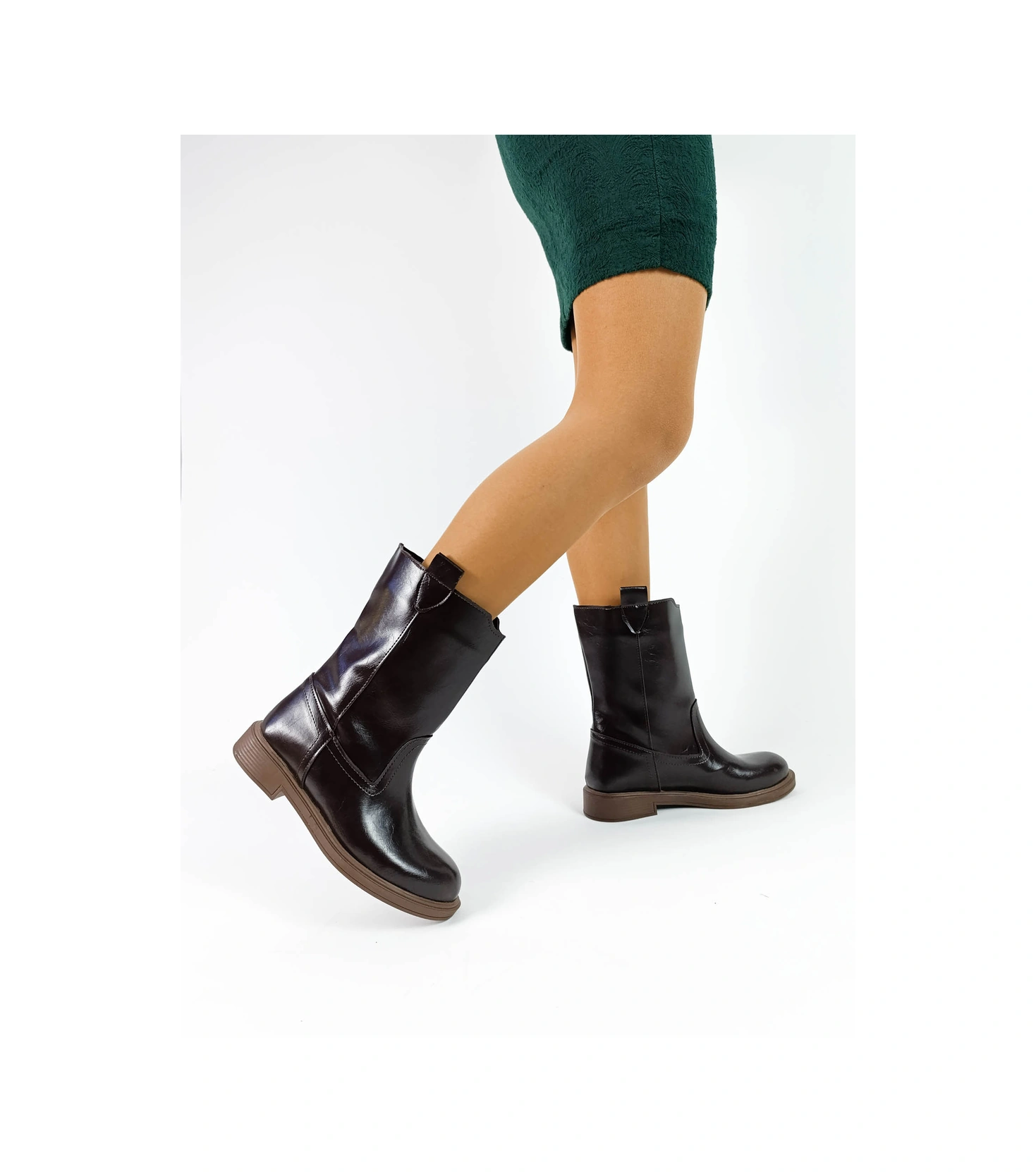 Kahve Renk Fermuarsız Kalın Düz Taban Çekme Kadın Bot Kahve