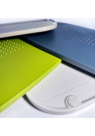 Mercansa Kaymaz Ayaklı Çift Taraflı Renkli Plastik Kesme Ve Doğrama Tahtası - Kaydırmaz Taban, Sarımsak Ezme Alanlı Renkli