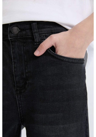 DeFacto Erkek Çocuk Straight Fit Basic Düz Jean Pantolon C7230A825SMNM40