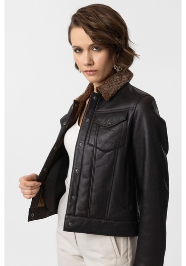 Kahve İris Kolları Ve Beden İçi Kuzu Kürkü Kadın Mont Kahverengi