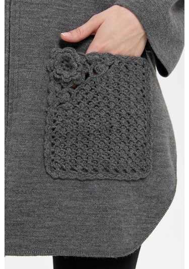 Kadın Dik Yaka Cebi Gül İşlemeli Fermuarlı Kısa Panço Gri Melanj Gri Melanj